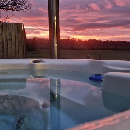 Bowland Breaks-A Luxury Barn Conversion With Optional Hot Tub, Log Burner And Countryside Views Longridge Exterior foto