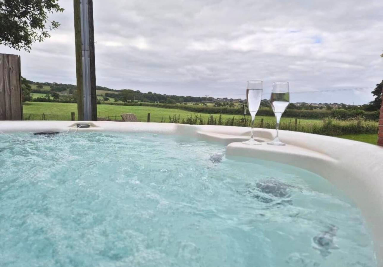 Bowland Breaks-A Luxury Barn Conversion With Optional Hot Tub, Log Burner And Countryside Views Longridge Exterior foto