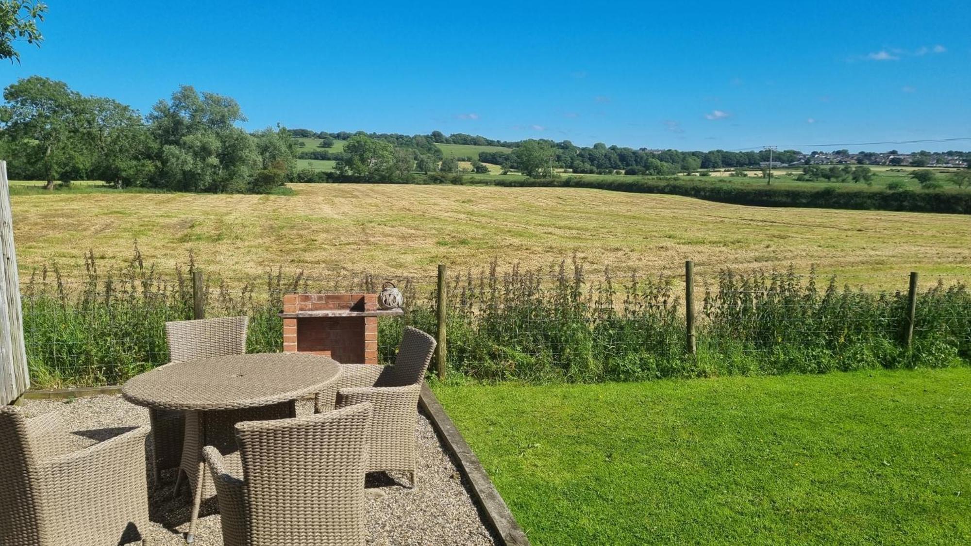 Bowland Breaks-A Luxury Barn Conversion With Optional Hot Tub, Log Burner And Countryside Views Longridge Exterior foto